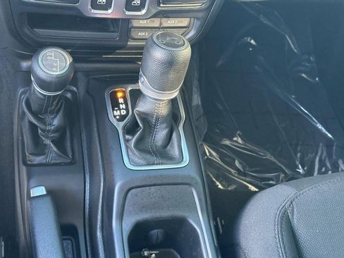 Used 2019 Jeep Wrangler Sport image 18