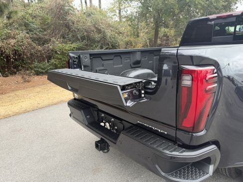 New 2026 GMC Sierra 3500 Denali w/ Denali Reserve Package AWD/4WD image 12