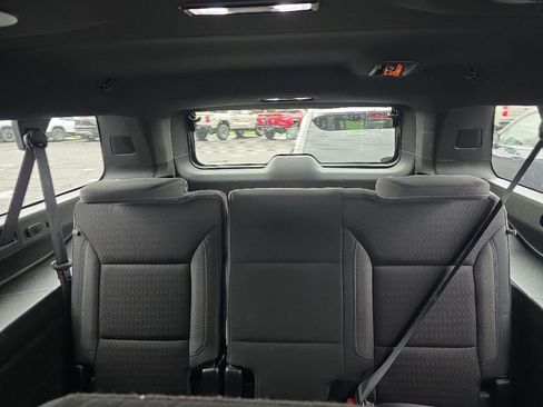 Used 2023 Chevrolet Suburban LS AWD/4WD image 10