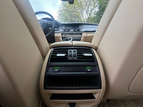 Used 2012 BMW 528i xDrive Sedan image 18