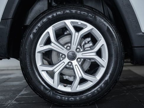 Used 2025 Jeep Compass Latitude w/ Sun & Sound Group image 23