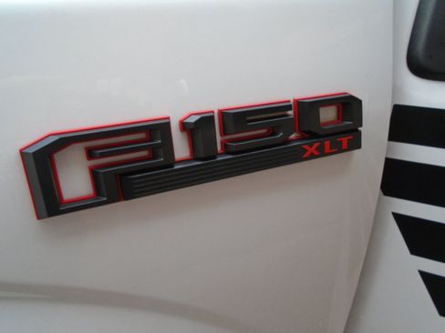 Used 2018 Ford F150 XLT w/ Equipment Group 302A Luxury image 7