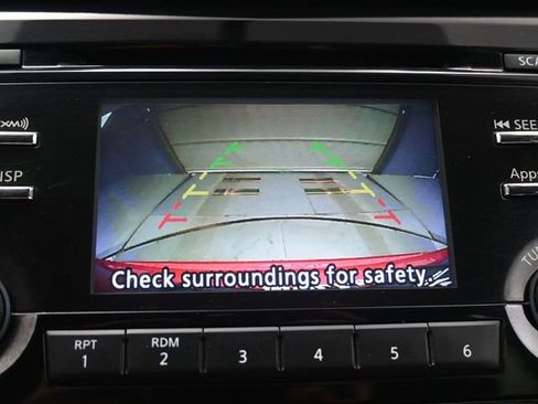 Used 2015 Nissan Rogue SV image 22