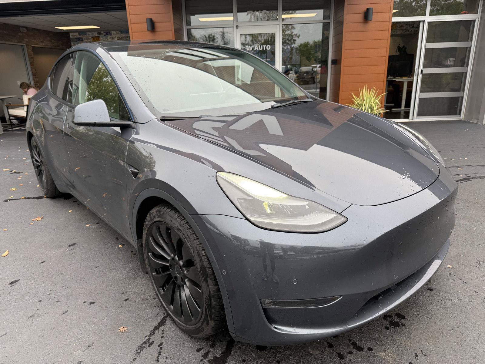 Used 2022 Tesla Model Y Performance AWD/4WD image 2