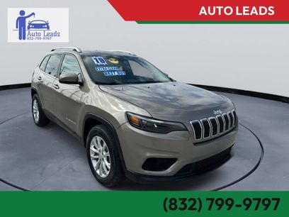 Used 2019 Jeep Cherokee Latitude w/ Popular Appearance Group