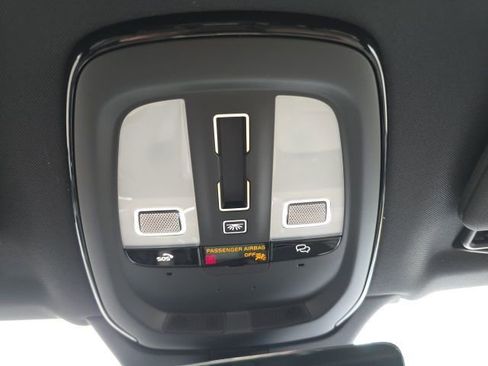 Certified 2025 Volvo XC90 B5 Plus image 39