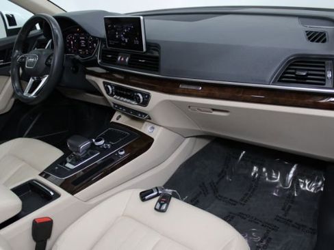 Used 2018 Audi Q5 2.0T Premium Plus w/ Premium Plus Package image 28
