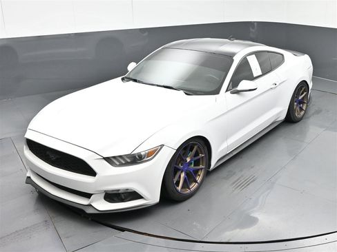 Used 2016 Ford Mustang Premium RWD image 18