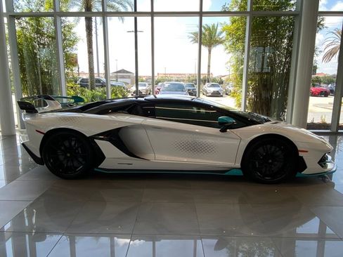 Used 2021 Lamborghini Aventador SVJ image 5