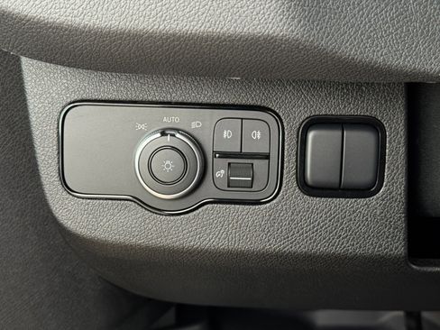 Used 2024 Mercedes-Benz Sprinter 2500 image 17