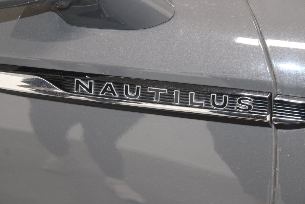 Used 2023 Lincoln Nautilus Black Label AWD/4WD image 12