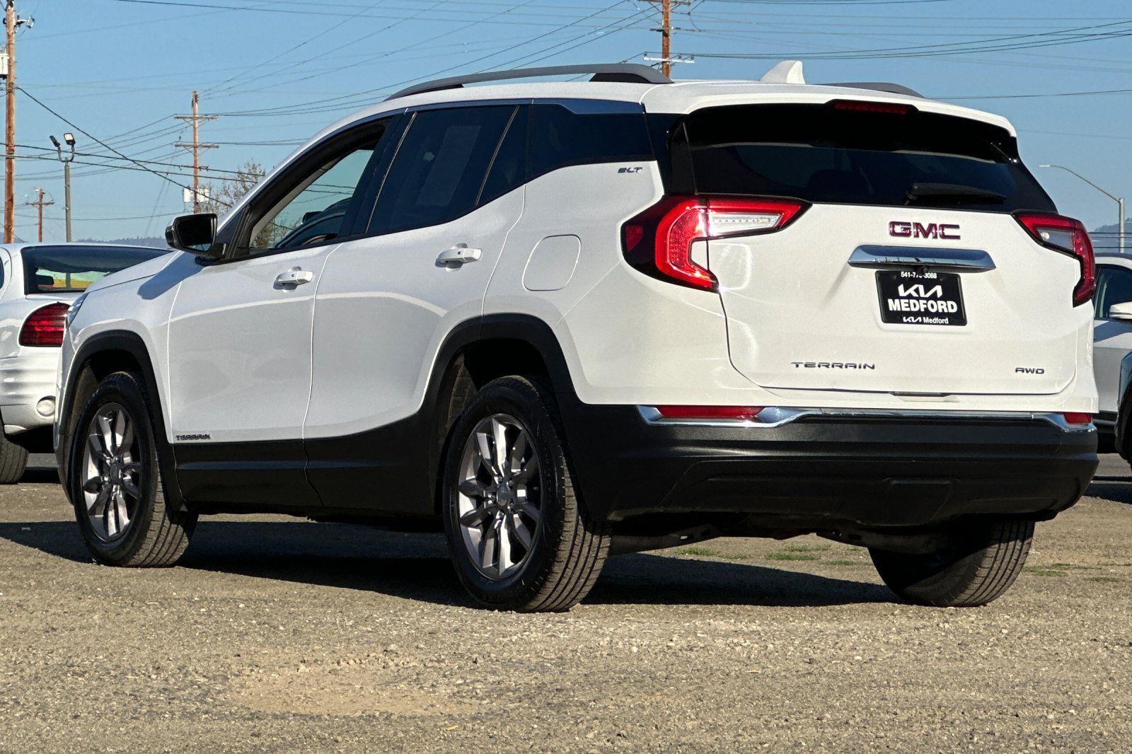 Used 2024 GMC Terrain SLT AWD/4WD image 7