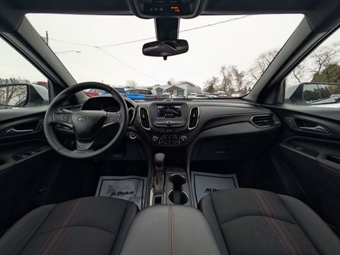 Used 2023 Chevrolet Equinox RS image 2