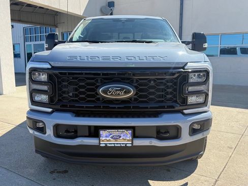 Used 2025 Ford F350 Lariat w/ Lariat Ultimate Package AWD/4WD image 2