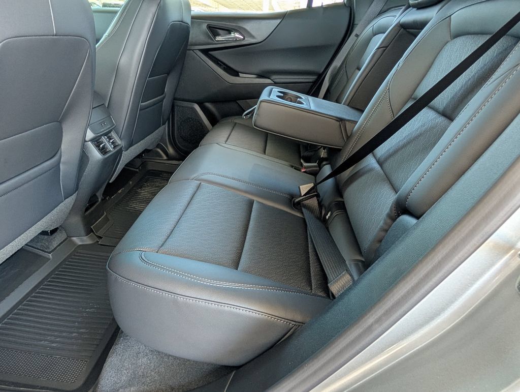 New 2027 Chevrolet Equinox LT w/ Convenience Package II FWD image 7