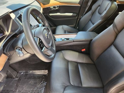 Used 2023 Volvo XC90 B6 Plus w/ Protection Package Premier AWD/4WD image 4