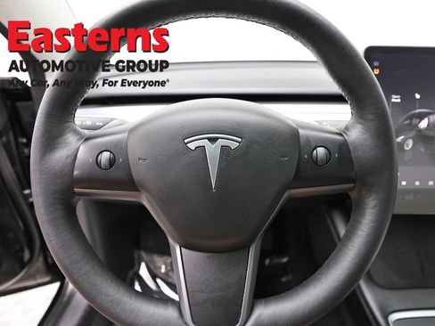 Used 2022 Tesla Model 3 image 10