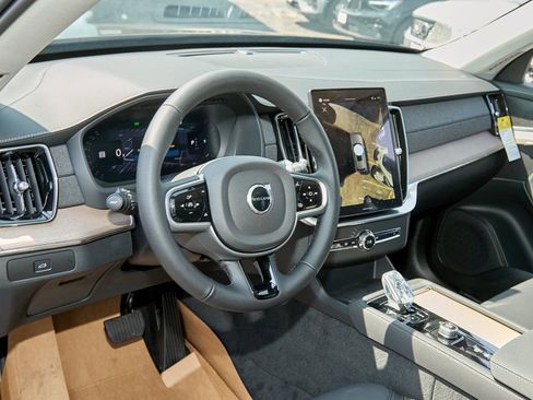 New 2026 Volvo XC90 B6 Plus w/ Protection Package image 11