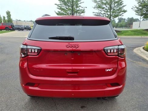 Certified 2022 Jeep Compass Limited image 5