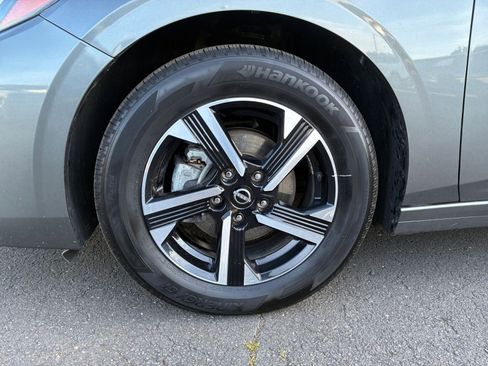Used 2025 Nissan Sentra SV FWD image 28