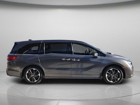 Used 2024 Honda Odyssey Elite image 3