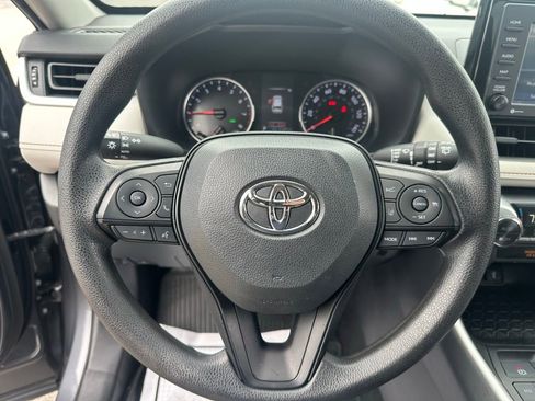 Used 2022 Toyota RAV4 XLE image 27