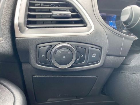 Used 2024 Ford Edge SEL image 18