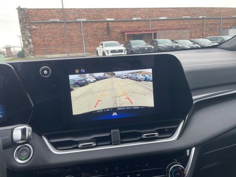 Used 2025 Chevrolet Equinox LT image 17