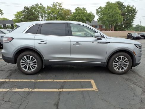 Used 2023 Lincoln Nautilus AWD image 8