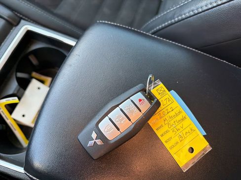 Used 2022 Mitsubishi Outlander SE image 29