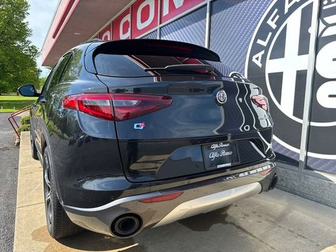 Used 2023 Alfa Romeo Stelvio Ti AWD/4WD image 18