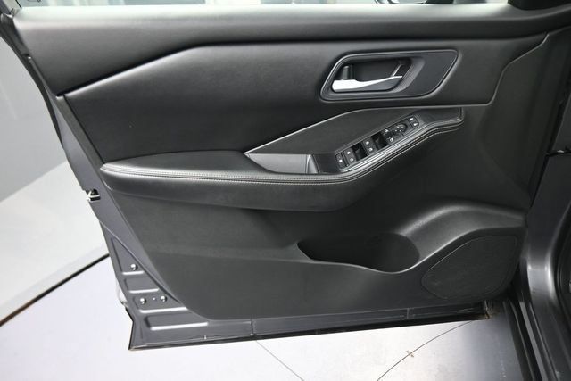 Used 2024 Nissan Rogue SV AWD/4WD image 21