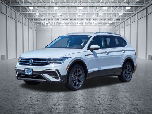 Used 2022 Volkswagen Tiguan SE AWD/4WD image 9
