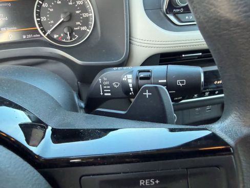 Used 2023 Nissan Rogue SV FWD image 18