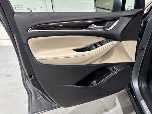 Used 2019 Buick Enclave Essence image 26