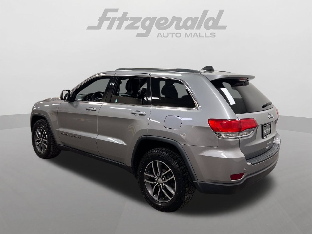 Used 2018 Jeep Grand Cherokee Laredo RWD image 3