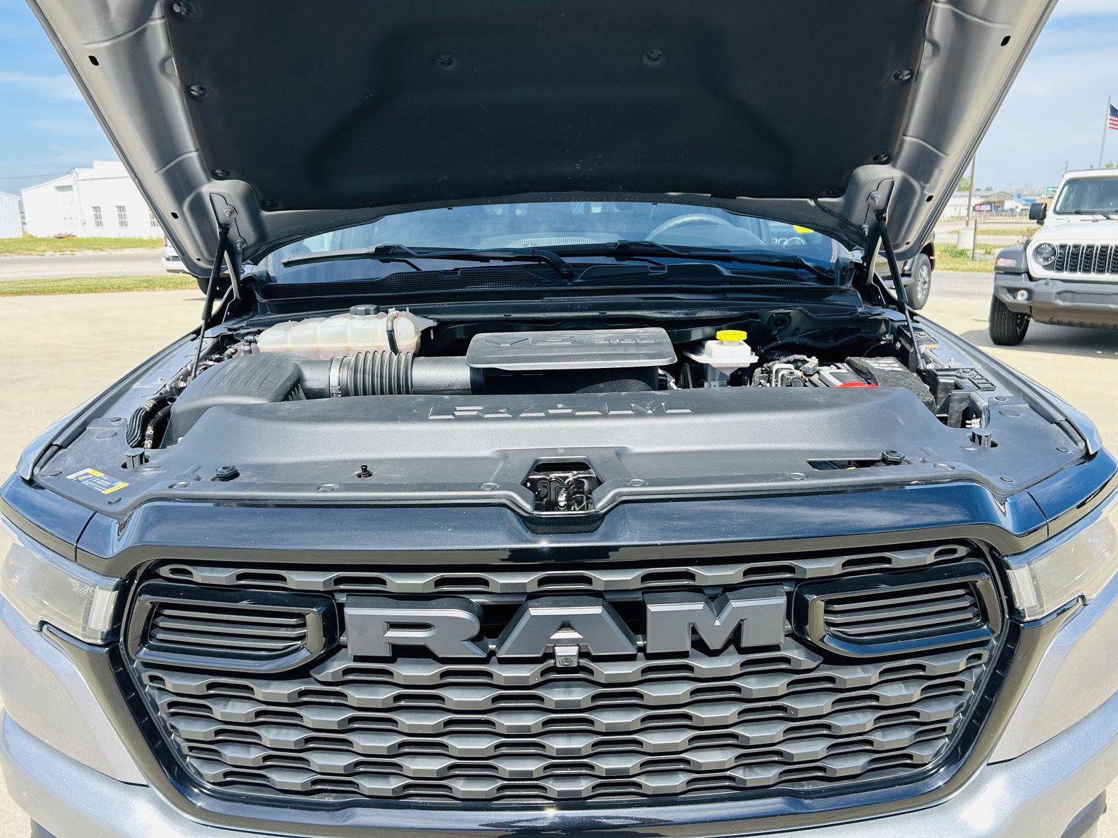 Used 2025 RAM 1500 Tradesman w/ Night Edition AWD/4WD image 41