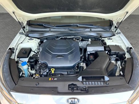 Used 2017 Kia Cadenza Premium FWD image 81