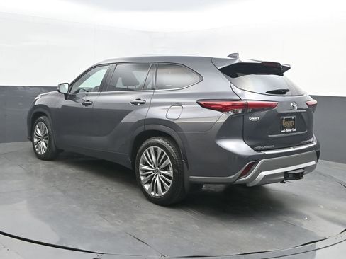 Used 2021 Toyota Highlander Platinum AWD/4WD image 3