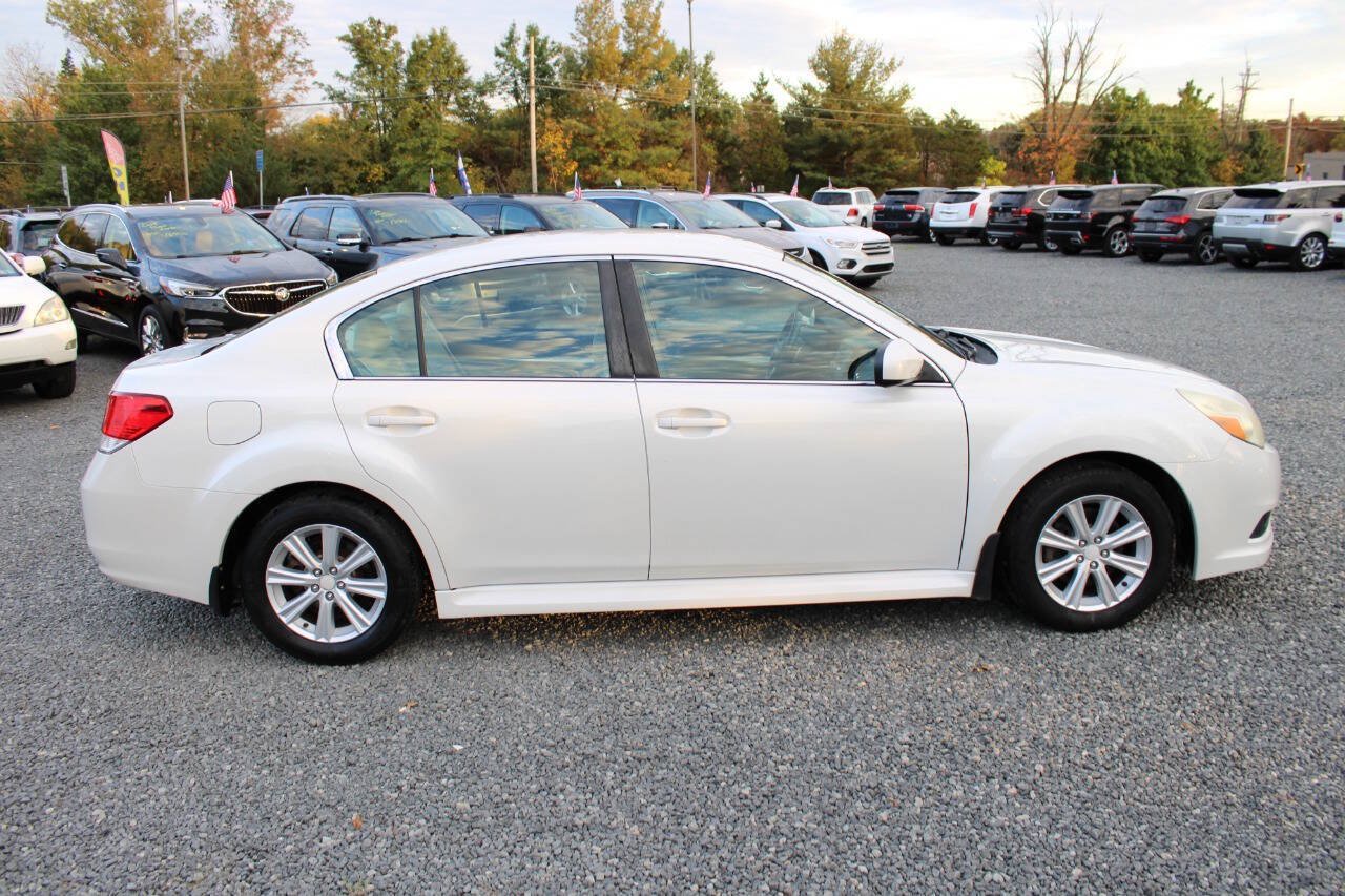 Used 2011 Subaru Legacy 2.5i Premium AWD/4WD image 6