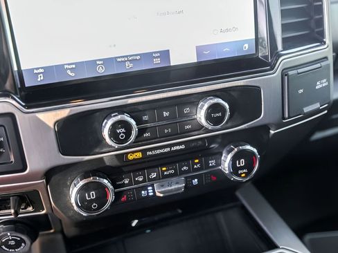 Used 2022 Ford F250 Platinum w/ FX4 Off-Road Package image 23