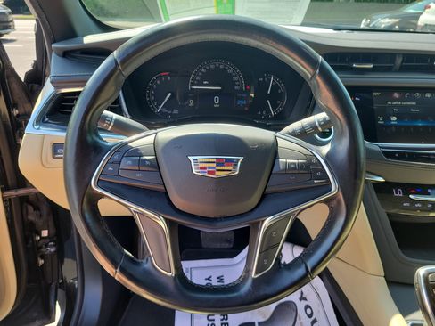 Used 2019 Cadillac XT5 Premium Luxury FWD image 23