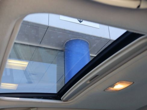 Used 2005 Toyota Camry XLE image 19