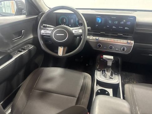 Used 2025 Hyundai Kona SE FWD image 19
