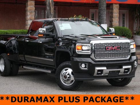 Used 2018 GMC Sierra 3500 Denali w/ Duramax Plus Package image 2