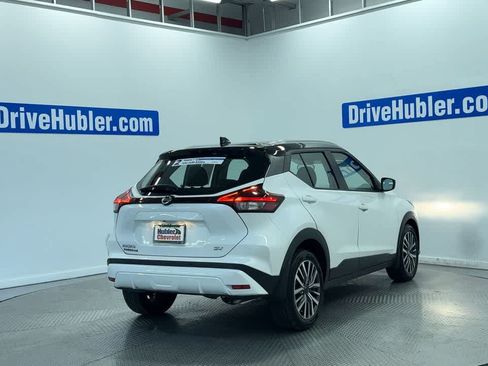 Used 2021 Nissan Kicks SV FWD image 2