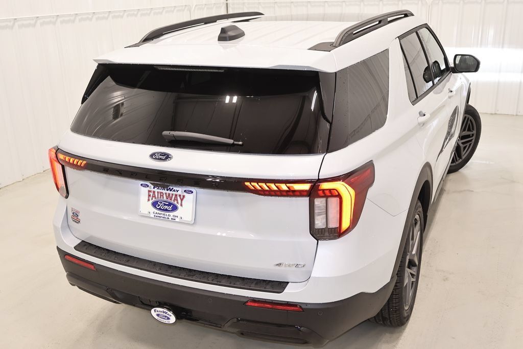 New 2026 Ford Explorer ST-Line w/ ST-Line Street Pack AWD/4WD image 40