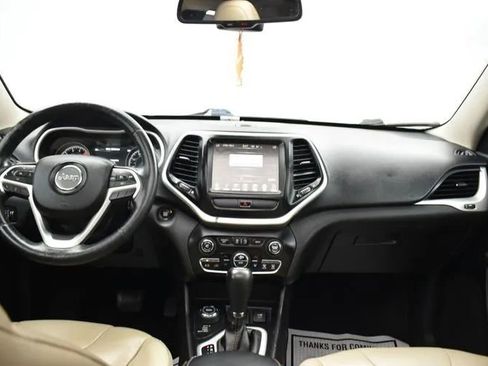 Used 2017 Jeep Cherokee Limited AWD/4WD image 19