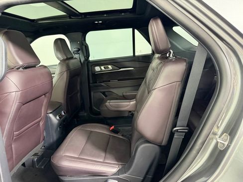 Used 2025 Ford Explorer Platinum w/ LUX Leather Package image 25