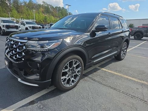 Certified 2025 Ford Explorer Platinum w/ Ultimate Package AWD/4WD image 2